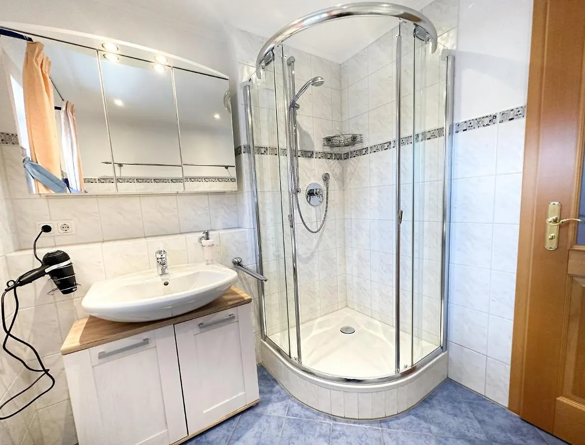 公寓 Ferienwohnung Bergerholen 米滕瓦尔德