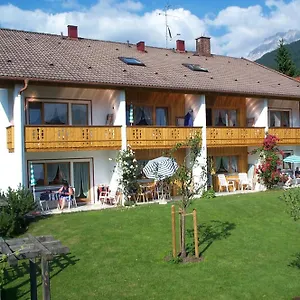Apartment Ferienapartmenthaus Hubertushof, Mittenwald